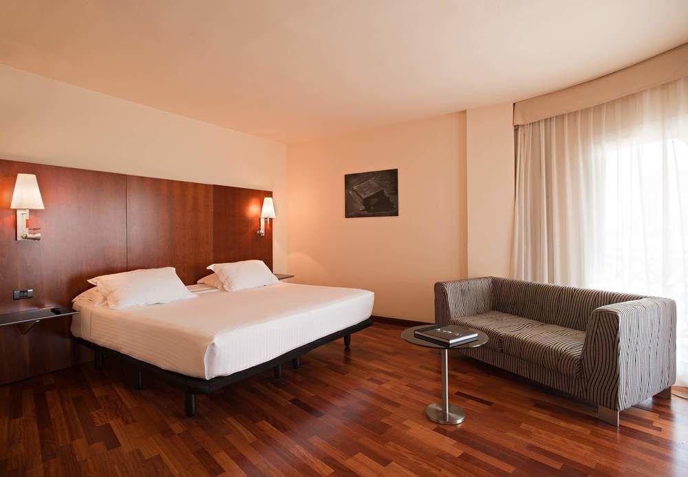 Ac Hotel La Linea By Marriott La Línea de la Concepción Екстериор снимка