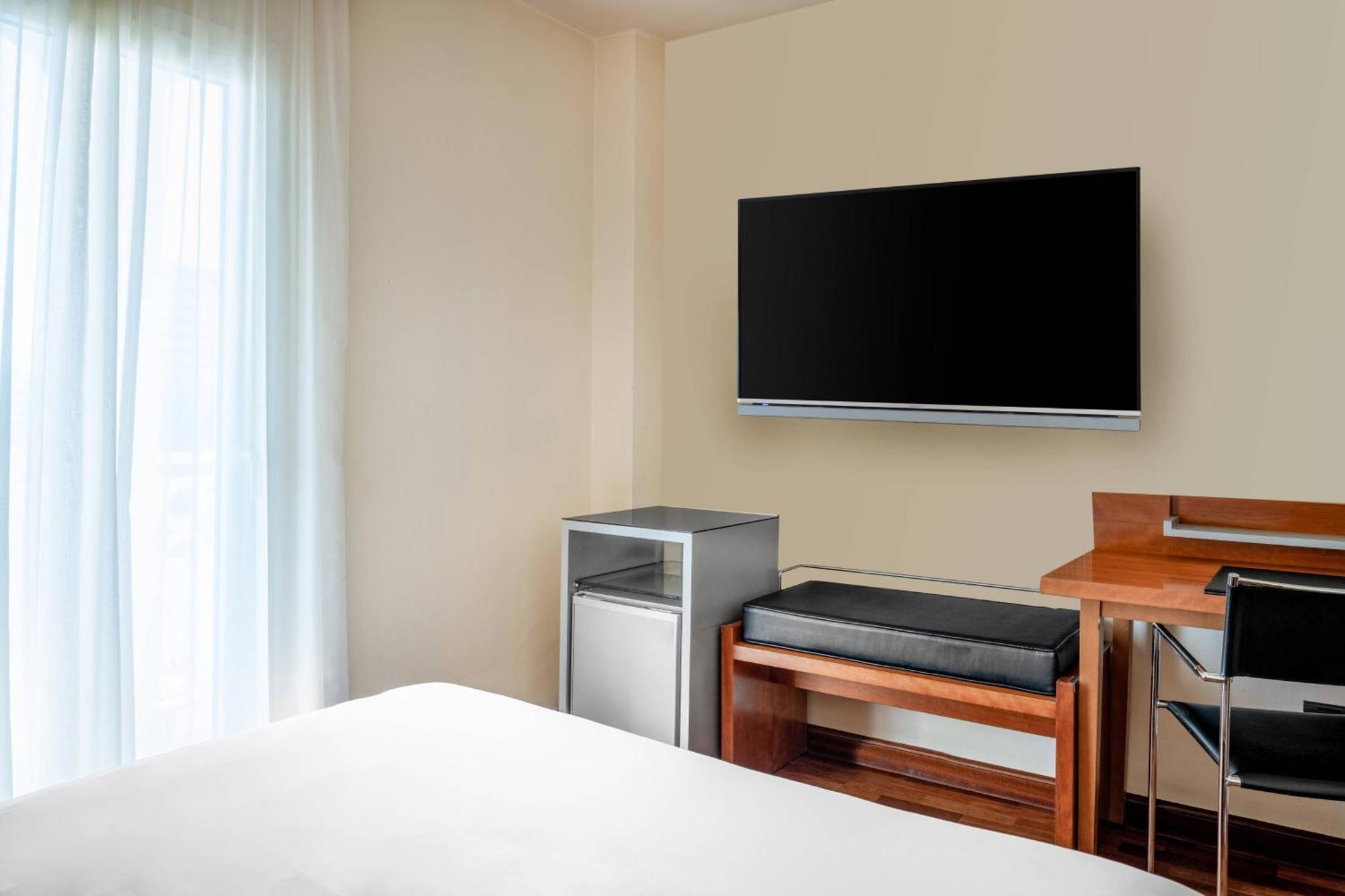 Ac Hotel La Linea By Marriott La Línea de la Concepción Екстериор снимка