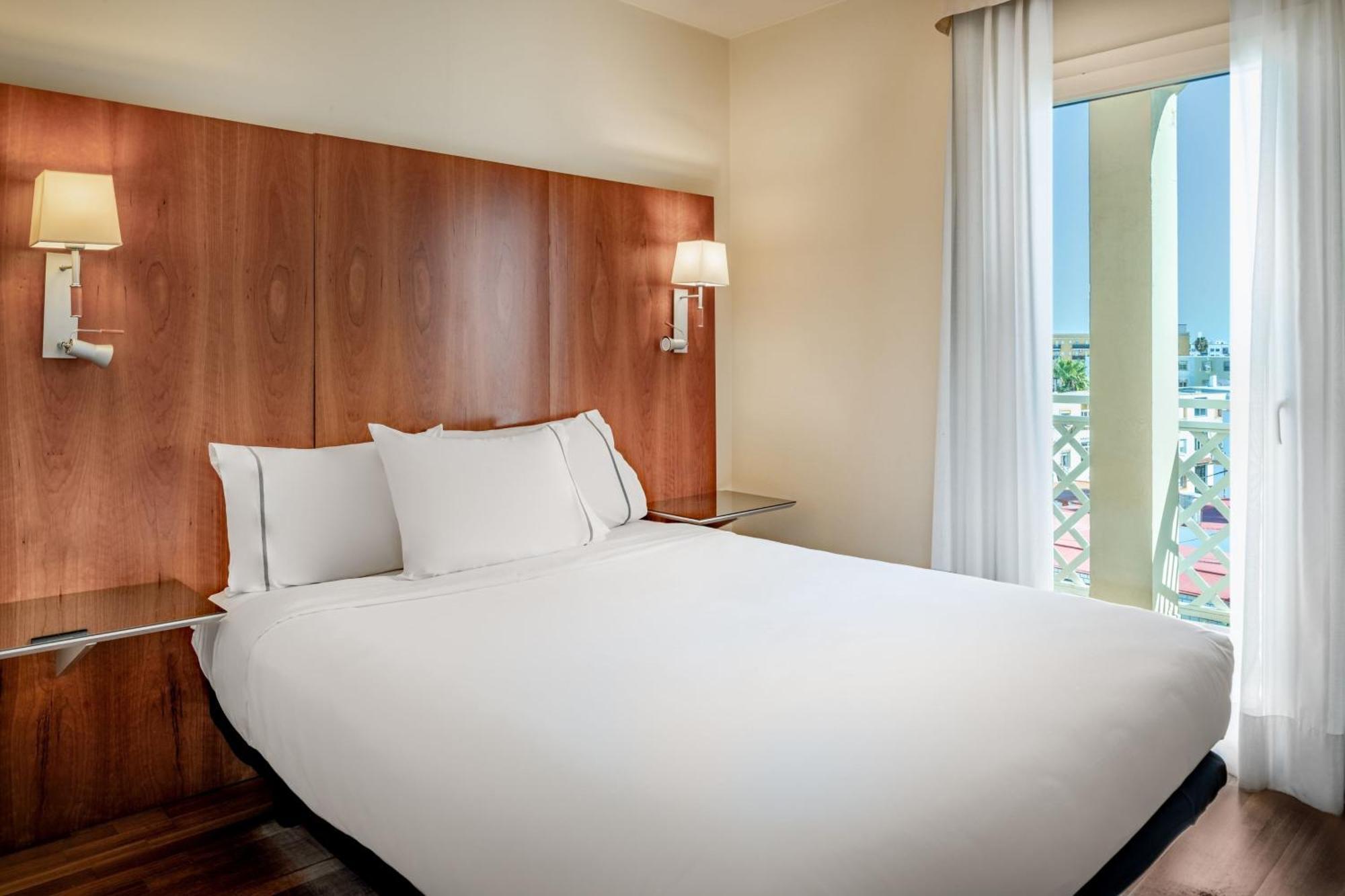 Ac Hotel La Linea By Marriott La Línea de la Concepción Екстериор снимка