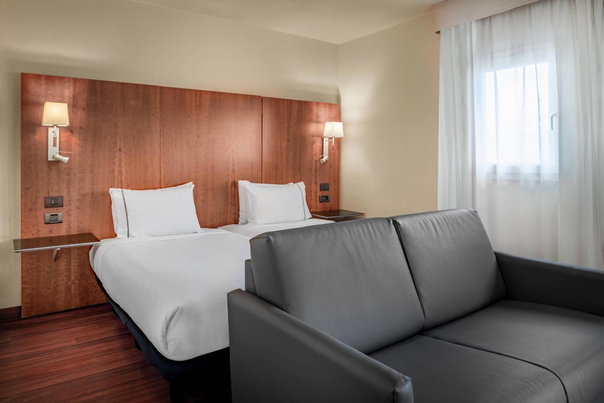 Ac Hotel La Linea By Marriott La Línea de la Concepción Екстериор снимка
