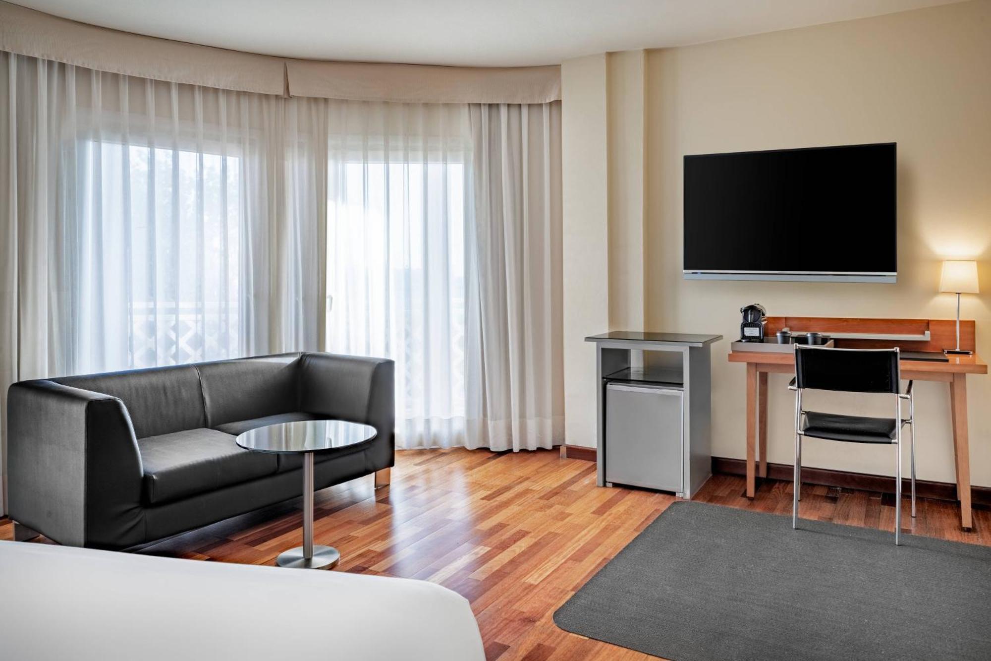 Ac Hotel La Linea By Marriott La Línea de la Concepción Екстериор снимка