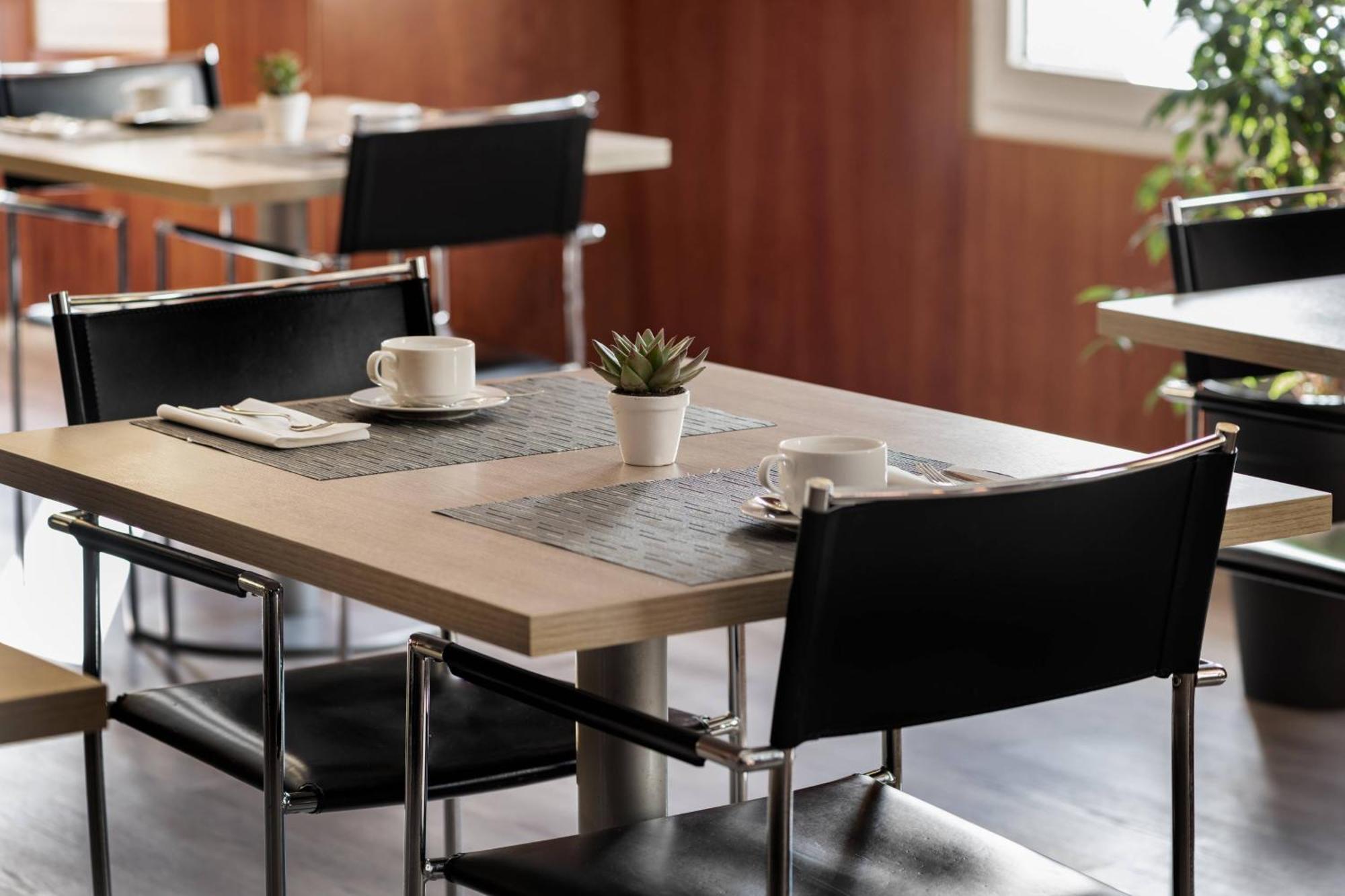 Ac Hotel La Linea By Marriott La Línea de la Concepción Екстериор снимка