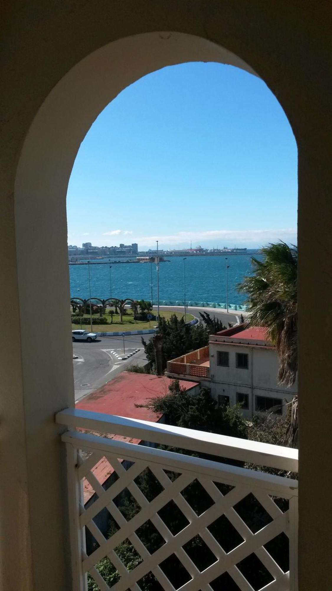 Ac Hotel La Linea By Marriott La Línea de la Concepción Екстериор снимка